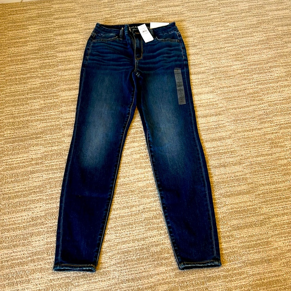 NEVER BEEN WORN American Eagle jeans